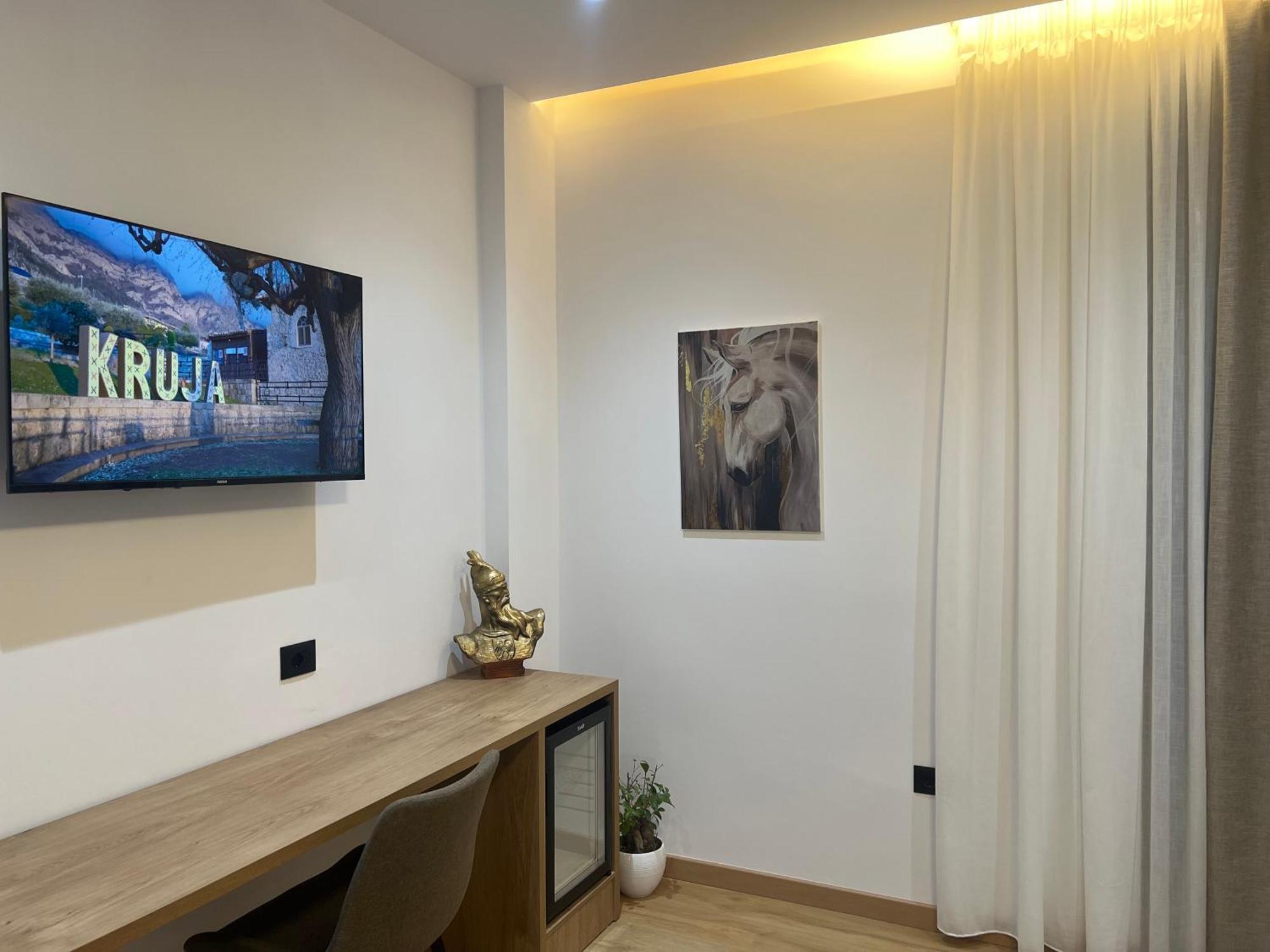 Hotel Skanderbeg *